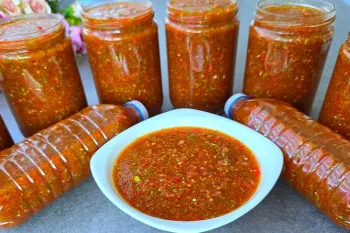طرز تهیه سس آجیکا مناسب برای همه غذاها و سالادها+ روش نگهداری سالانه