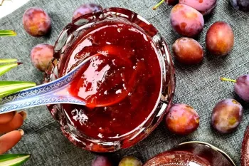 طرز پخت مربای آلو سیاه با نکات مهم و کلیدی