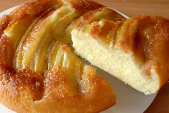 طرز تهیه کیک موز بدون فر با 1 تخم مرغ و 2 موز