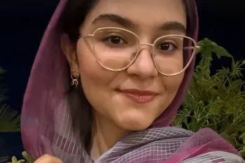 بیوگرافی آتریا فرحمند، صدرنشین کنکور تجربی 1404 از خانواده ای پزشک