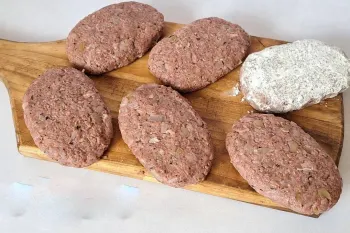 طرز تهیه کتلت ترکیه ای یک غذای خوشمزه و ساده!!
