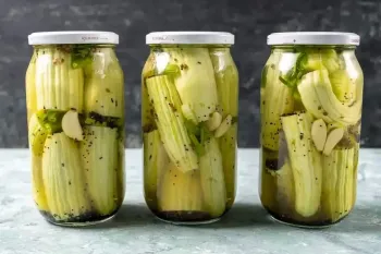 طرز تهیه ترشی خیار چنبر ،طعم سنتی و بافت عالی