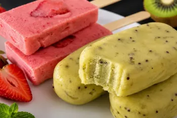 طرز تهیه بستنی میوه ای بدون شکر فقط با ۳ ماده ساده