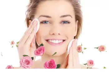 بستن منافذ باز صورت با گلاب: بهترین روش های استفاده از گلاب برای پوستی صاف و شفاف