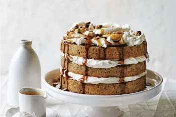 طرز تهیه کیک قهوه و فندق، دسری خوشمزه و جذاب