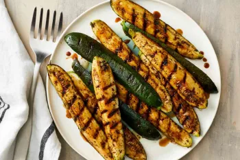 طرز تهیه کدوسبز کبابی سالم و خوشمزه و فواید آن