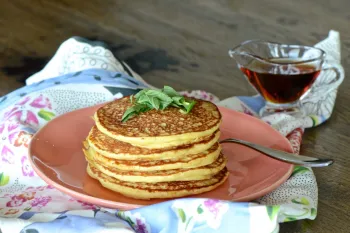 طرز تهیه پنکیک بدون تخم مرغ/ صبحانه ای سالم و خوشمزه
