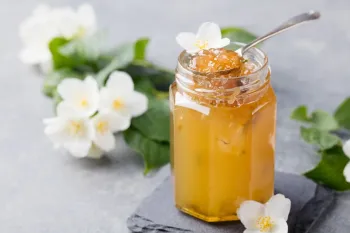 طرز تهیه مربای گل یاس خانگی با تمام ترفندها