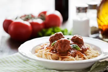 طرز تهیه پاستا میت بال ایتالیایی به روش رستورانی