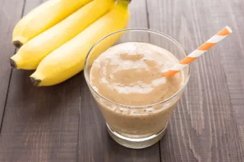 طرز تهیه اسموتی انرژی زا با موز و خواص آن