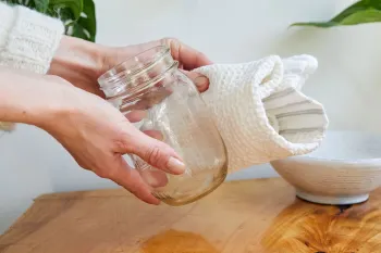 راهنمای کامل نحوه جرم گیری ظروف شیشه ای