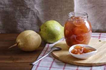 طرز تهیه مربای ناک (گلابی) + خواص میوه ناک