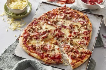 طرز تهیه پیتزا میت لاورز با خمیر خانگی و خوشمزه