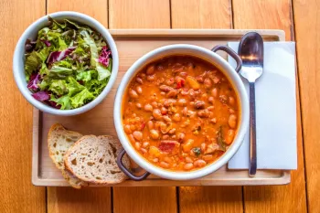 طرز تهیه خوراک لوبیا قرمز اسپانیایی
