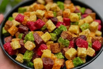 طرز تهیه میوه حبه ای با میوه خشک و میوه تازه