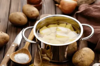 بهترین زمان مصرف سیب زمینی آب پز و خواص آن