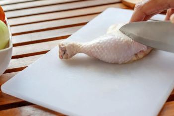 مزایا و معایب تخته گوشت پلاستیکی/ قبل از خرید این نکات را بدانید!
