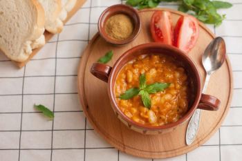 روشی کامل و آسان برای تهیه ی خورشت فاصولیه با طعمی عالی