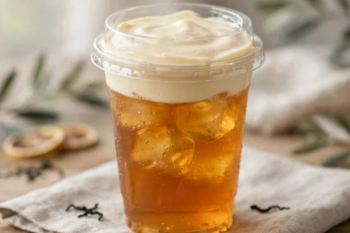 طرز تهیه چای پنیر خنک و لایه ای با فوم پنیری خوشمزه