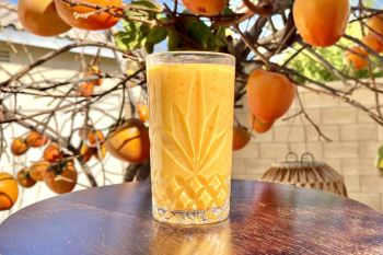طرز تهیه شیر خرمالو برای دو نفر