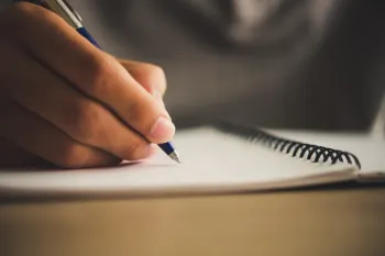 راز علمی نوشتن با دست: چگونه یک عادت ساده حافظه را تقویت می کند؟