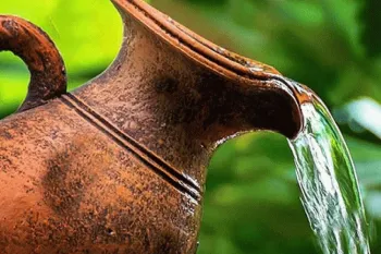مجموعه ضرب المثل های فارسی درباره آب همراه معنی و کاربرد