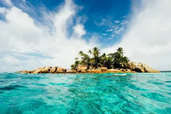 حیرت انگیزترین عکس های جزیره را اینجا ببینید !