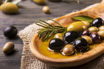روز زیتون در تقویم ایران چه روزی است ؟