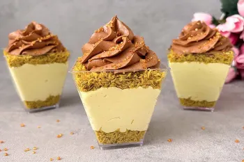 طرز تهیه دسر شکلاتی فنجانی دبی بدون نیاز به پخت !