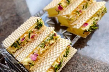 طرز تهیه بستنی سنتی اصیل و کشدار، صد برابر خوشمزه تر از بازاری ها !