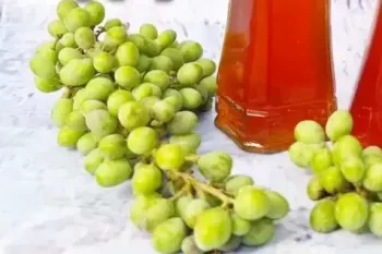 طرز تهیه آبغوره خانگی، آبغوره ای زلال و شفاف | تا غوره تموم نشده درست کنید !