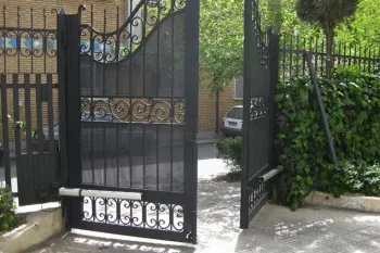 صدای باز شدن درب پارکینگ، باحال و شنیدنی !