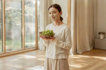 ۱۰ ماسک انگور فوق العاده برای جوان سازی پوست و رفع چین و چروک