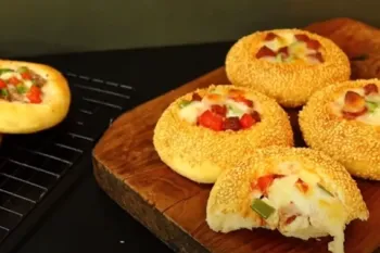 طرز تهیه سیمیت پیتزا نرم و خوشمزه / دستور پخت مینی پیتزا خانگی
