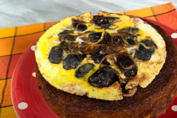 دمی رشته با تخم مرغ و خرما طعمی دل نشین از دل سفره های سنتی