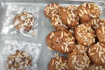 کوکی خوشمزه با آرد کامل و شیره طبیعی / میان وعده ای ساده و سالم