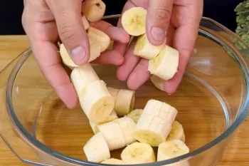 طرز تهیه دسر همه پسند با موز / فقط با ۳ ماده ساده بدون هیچ شکر یا آردی