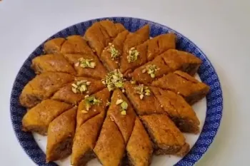 طرز تهیه باقلوا تابه ای در ۲۰ دقیقه | سریع تر از همیشه بدون فر!