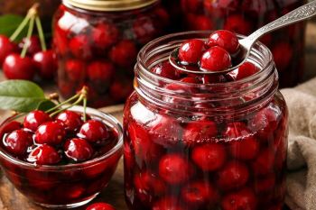 طرز تهیه کمپوت گیلاس خانگی خوشمزه با ماندگاری بالا + نکات مهم