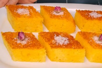 طرز تهیه کیک باقلوا شربتی زعفرانی بدون فر در تابه؛ خوشمزه، نرم و مجلسی