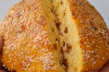 طرز تهیه نان صبحانه کشمشی بدون فر؛ بدون خمیرمایه و ورز دادن