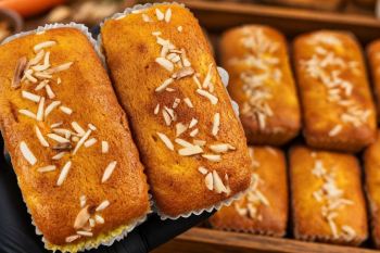 طرز تهیه مینی کیک هویج بدون نگهدارنده برای تغذیه مدرسه؛ یک میان وعده خوشمزه و اقتصادی