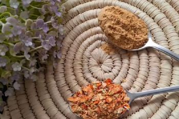 طرز تهیه گرانول و پودر فلفل تند خانگی؛ آموزش خشک کردن فلفل بدون فر