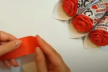 نحوه ساخت گیفت گل روبانی برای ولنتاین / فیلم