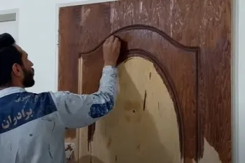 آموزش رنگ کردن درب چوبی / مراحل رنگ زدن درب چوبی