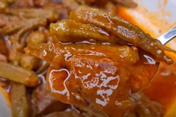 خورشت بامیه مجلسی بدون لیز شدن / فیلم