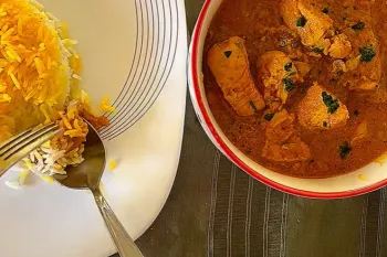 مرغ کاری خوشمزه با برنج؛ هر چقدر بخوری باز کمه!