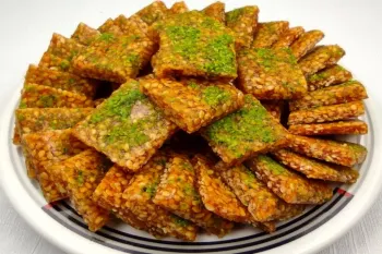 طرز تهیه سوهان کنجدی به روش بازاری و کاملا متمایز برای اولین بار در اینجا به سبک کارگاههای قنادی!