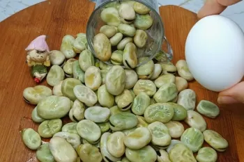 تا حالا باقالی با تخم مرغ قاطی کردی فوق العاده خوشمزه بدون گوشت شام فوری و ارزان اقتصادی!