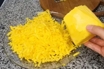 طرز تهیه پنیر چدار خونگی دقیقا عین شرکتی ها میشه!